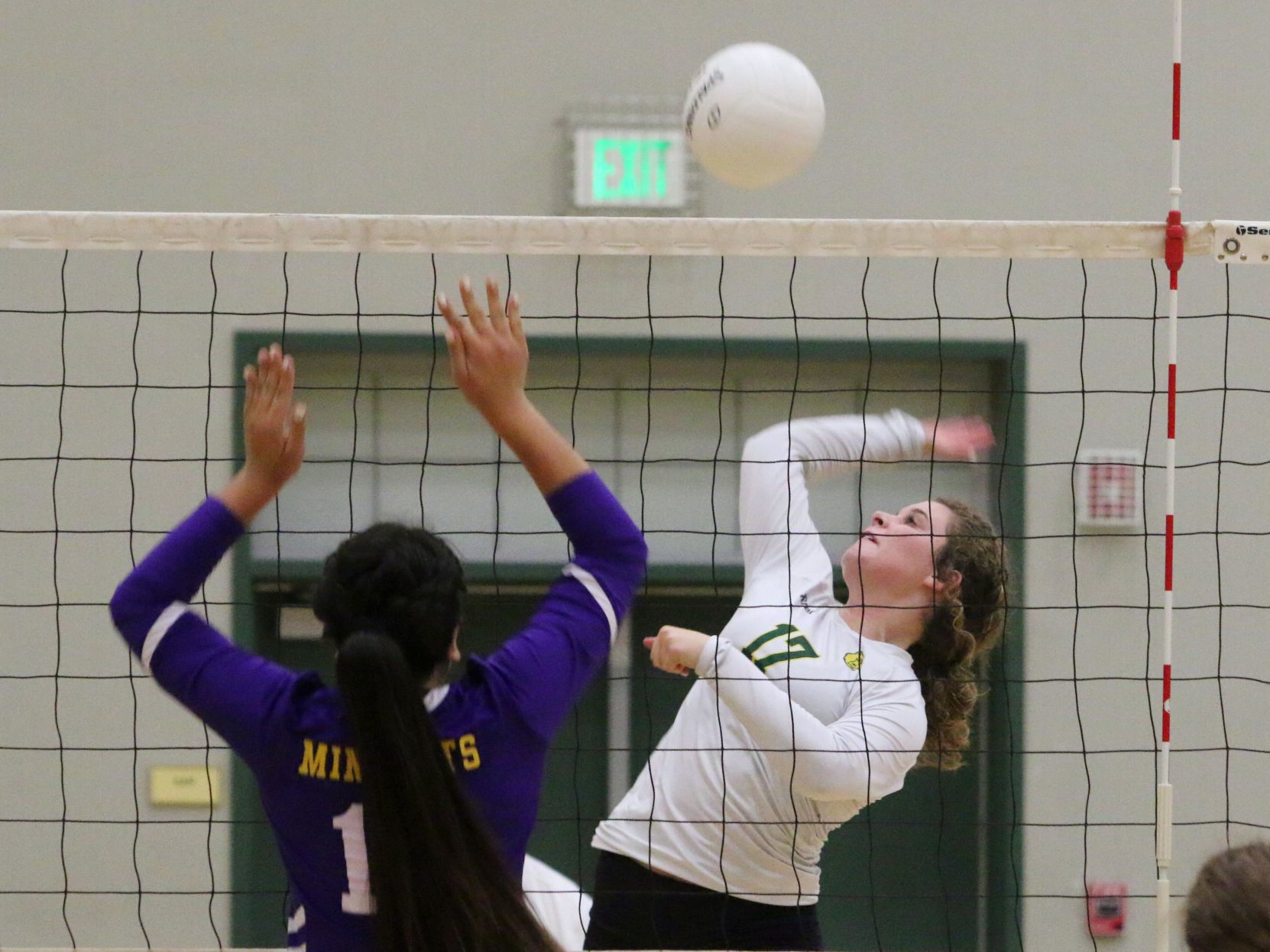 VALLEY BOUND: Golden Bears dispatch Mustangs, advance to championship